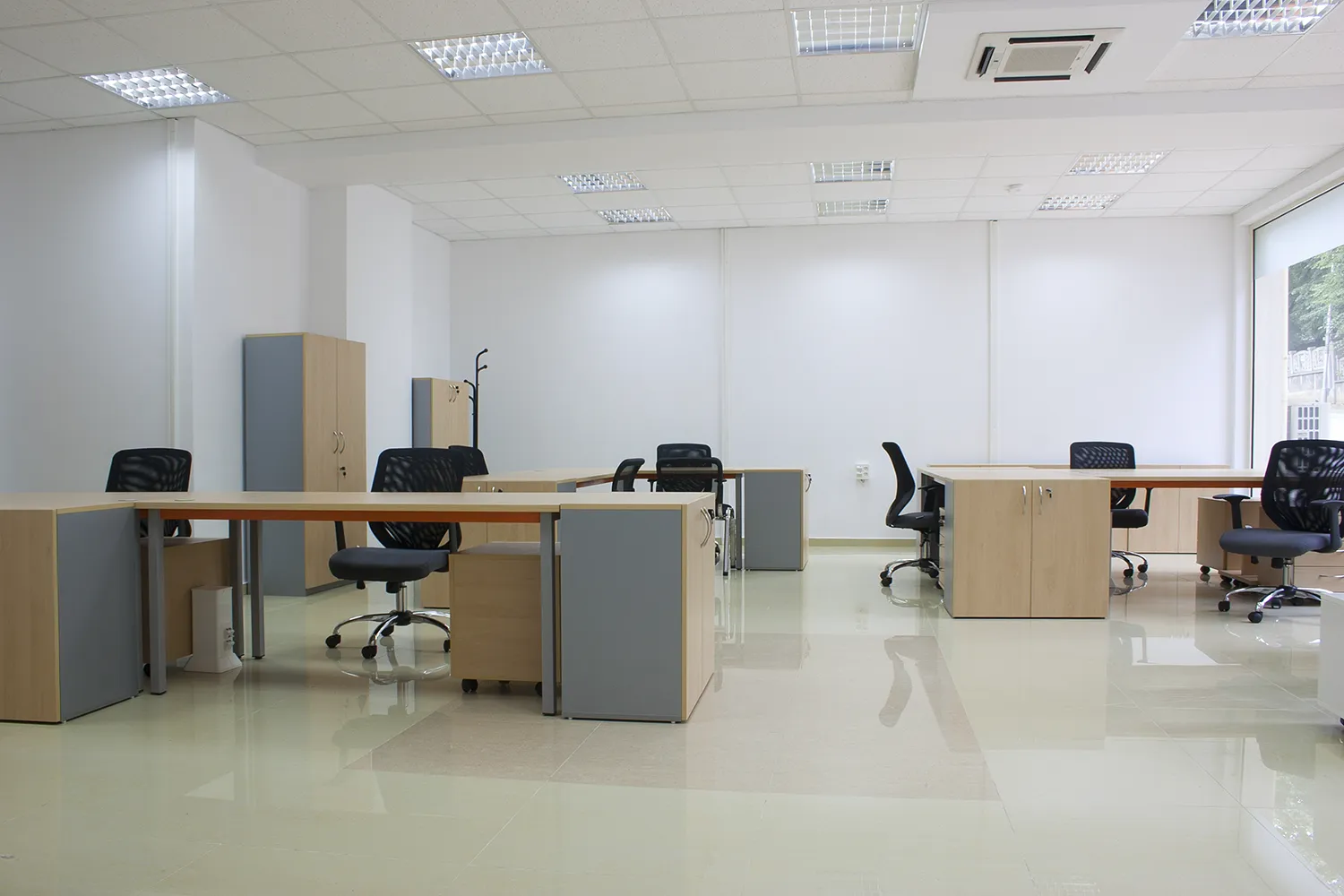 bleak-office